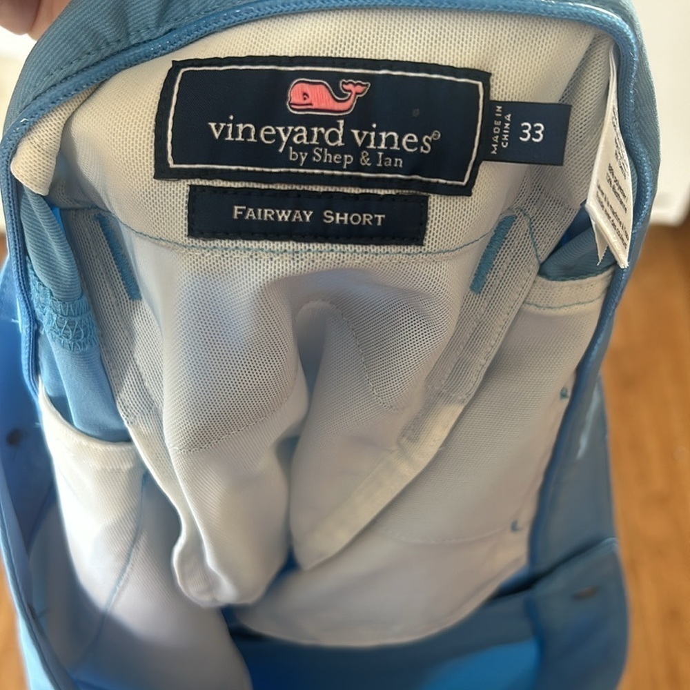 Vineyard Vines 9in Fairway Shorts in sky blue - Picture 7 of 7